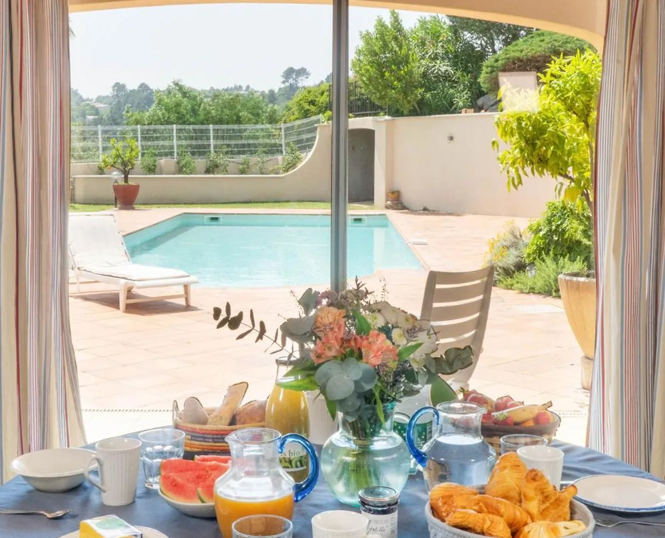 Villa Lazuel, piscine privative chauffée, vue panoramique et jardin clos Aubenas
